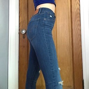 distressed skinny Levi’s